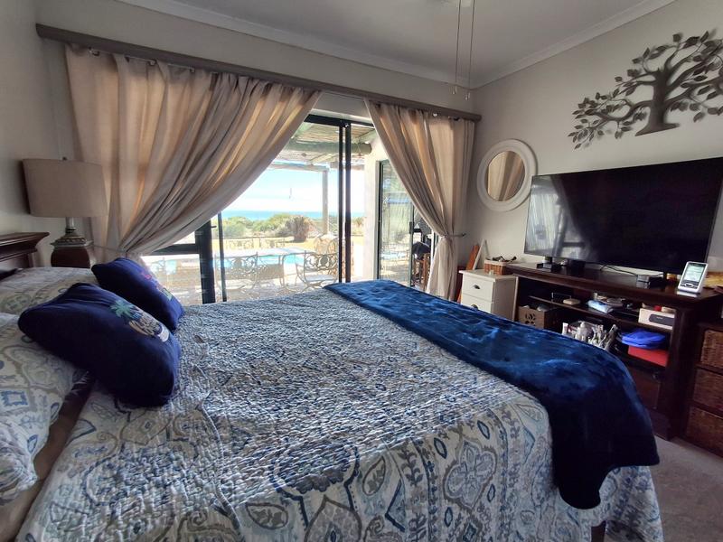 5 Bedroom Property for Sale in Duyker Eiland Western Cape